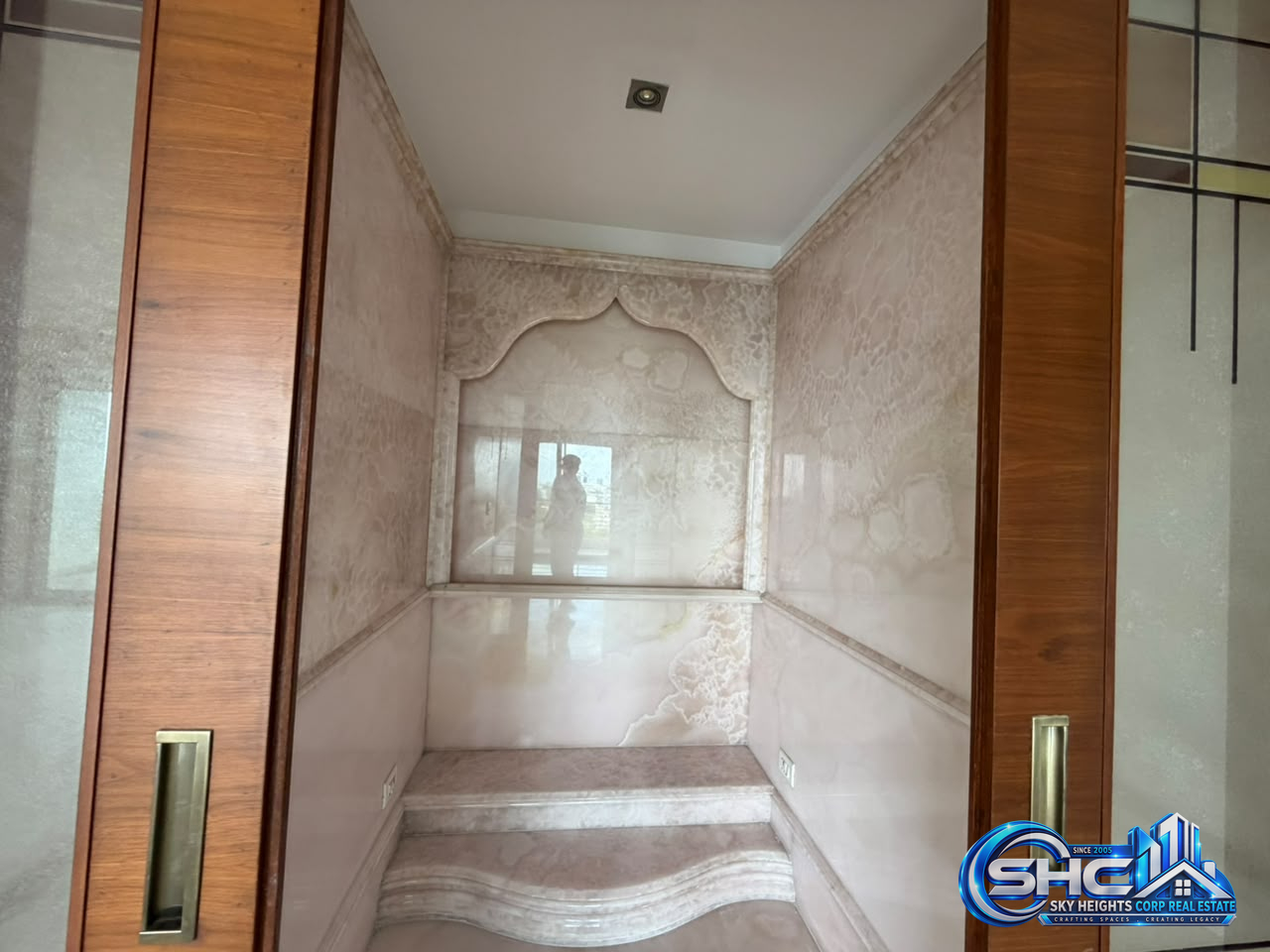 ✨ FOR RENT 📍CUBBON ROAD, BANGALORE ✨ in MG Road, Bengaluru - Photo 51 of 57