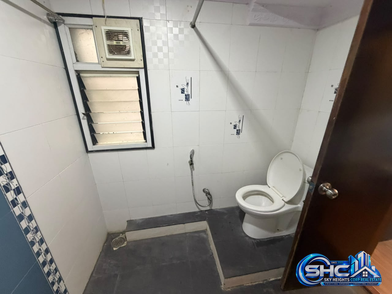 ✨FOR RENT 📍VITTAL MALLAYA ROAD , BANGALORE ✨ in Lavelle Road, Bengaluru - Photo 22 of 36
