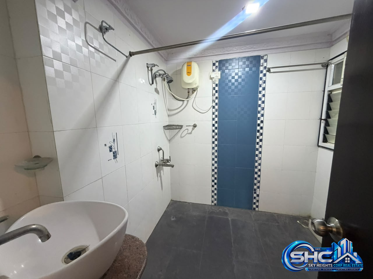 ✨FOR RENT 📍VITTAL MALLAYA ROAD , BANGALORE ✨ in Lavelle Road, Bengaluru - Photo 33 of 36