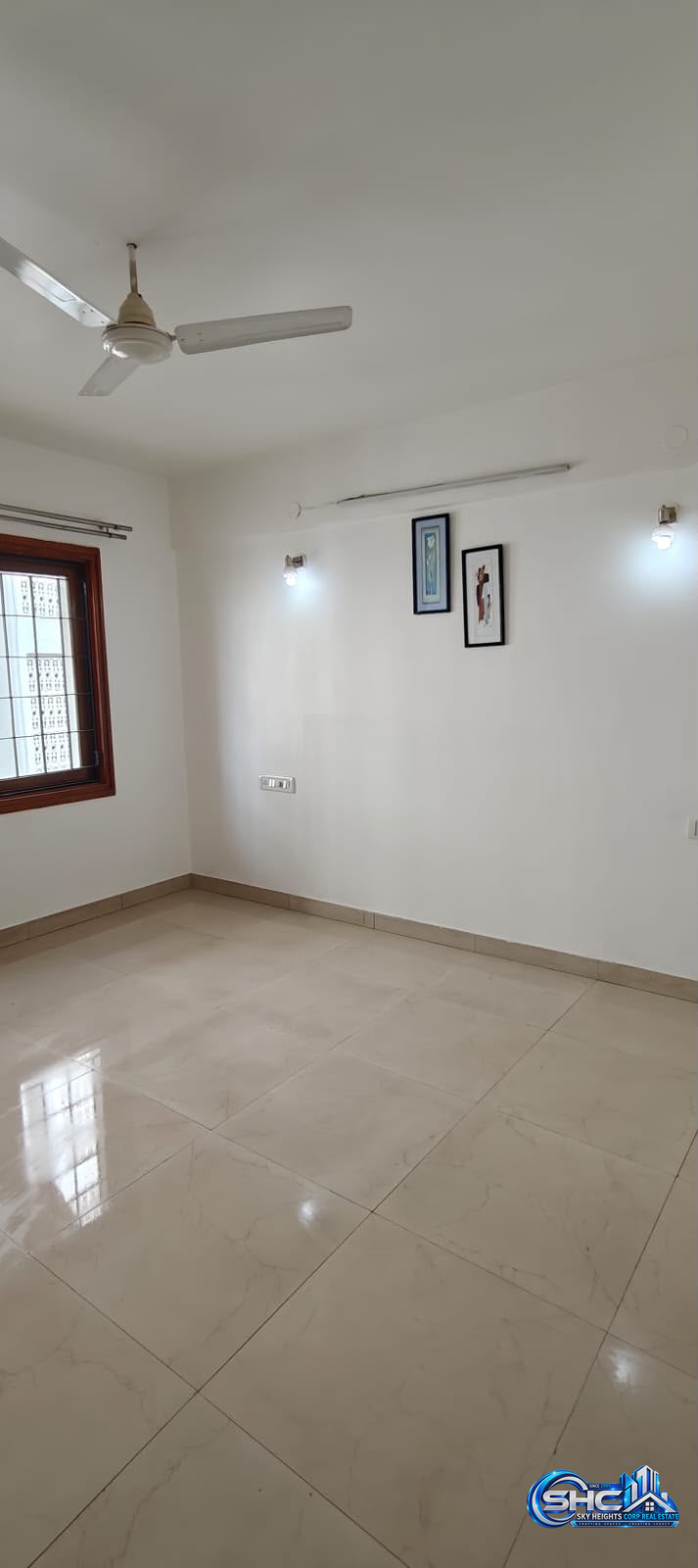 🏡 2 BHK SEMI-FURNISHED FLAT FOR RENT in vittal malya road, Bengaluru - Photo 7 of 9