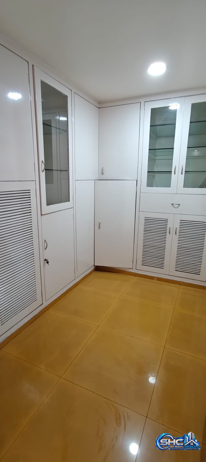 🏡 2 BHK SEMI-FURNISHED FLAT FOR RENT in vittal malya road, Bengaluru - Photo 9 of 9
